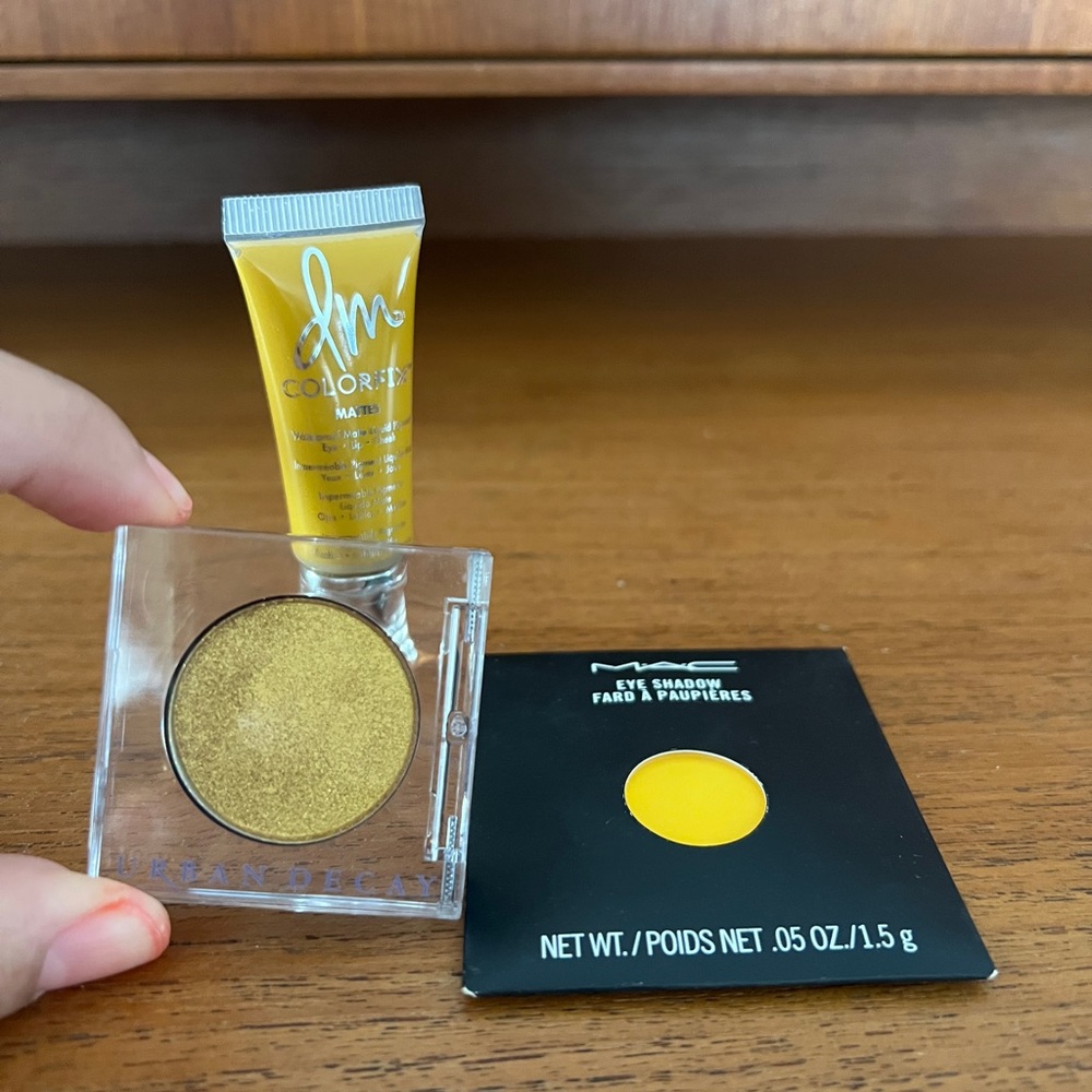 Yellow eyeshadow trio